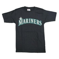 MLB 子供用 ワードマークTシャツ - 

定番モデルの子供用サイズも再入荷！！