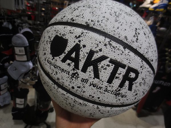 バスケットマン必見 オシャレなボールが入荷しました 大阪店 セレクションブログ